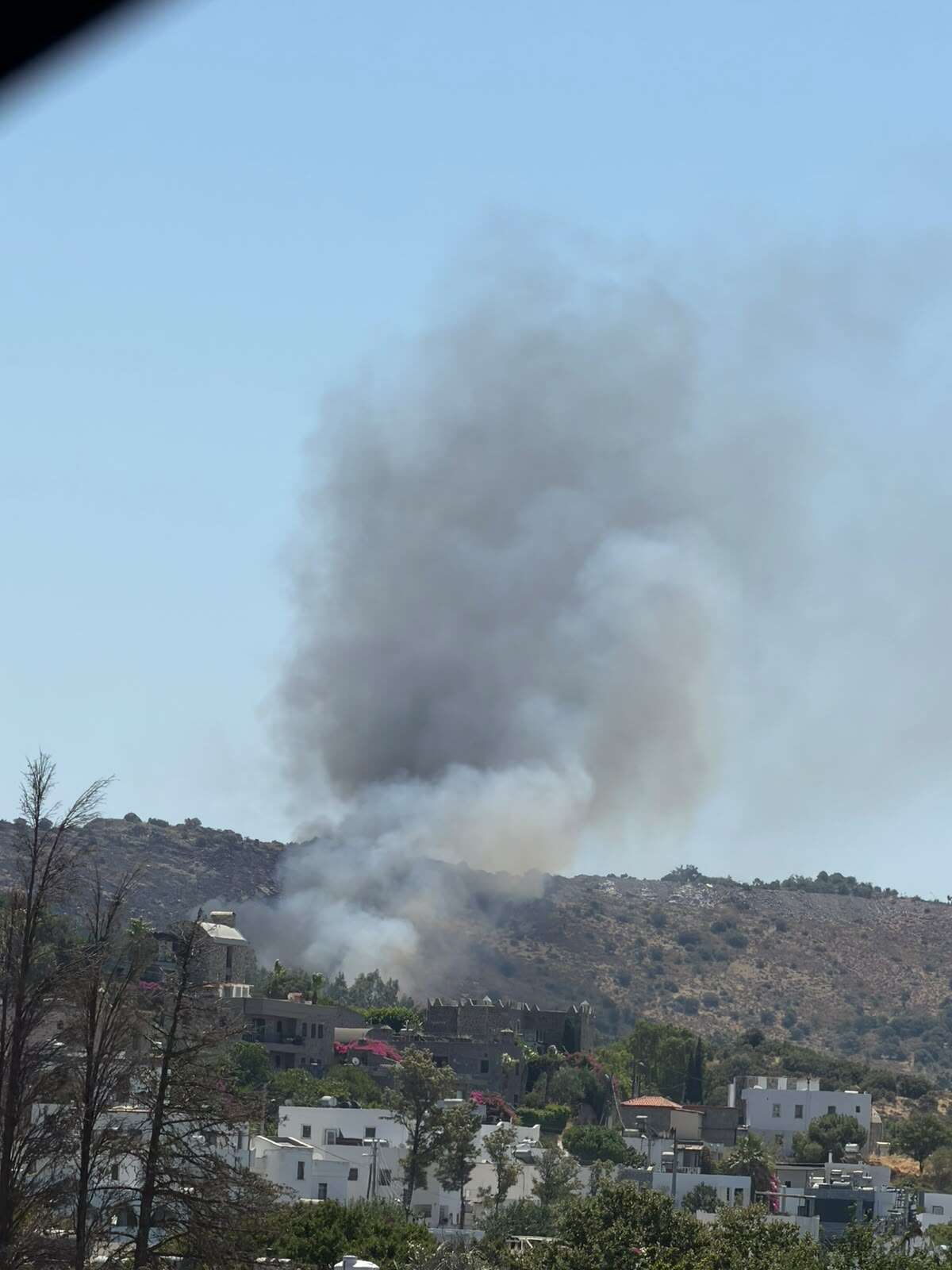 Bodrum'da Korkutan Yangın: Çöp Döküm Sahasında Söndürme Çalışmaları Sürüyor 2